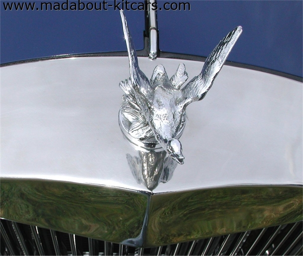 Royale Motor Company - Royale Windsor. Close up of hood ornament
