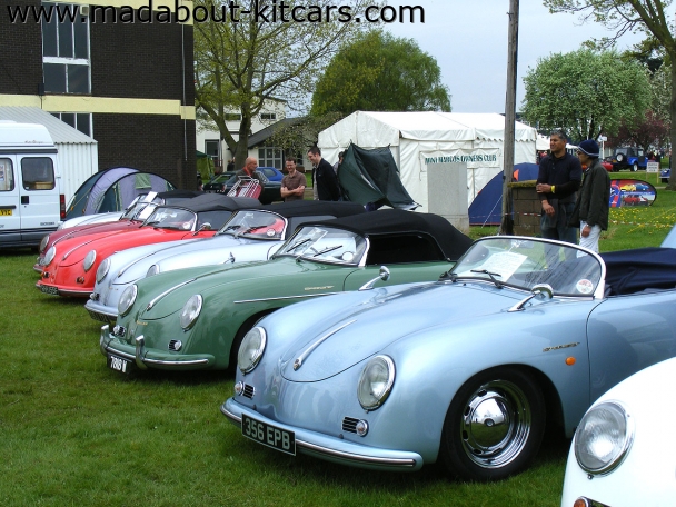 Chesil Motor Company - Speedster. Speedster lineup  on OC pitch