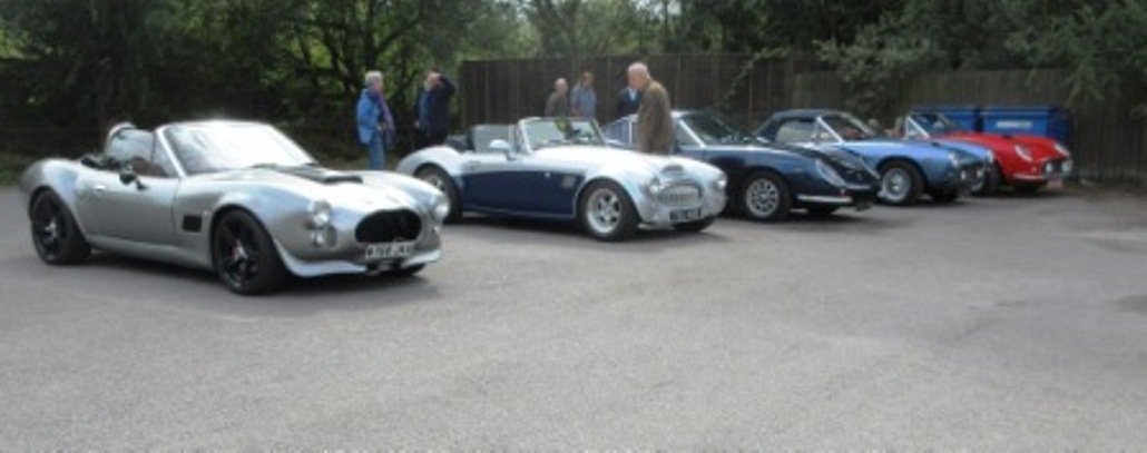 2 A selection of cars at the TOC day Froxfield.JPG