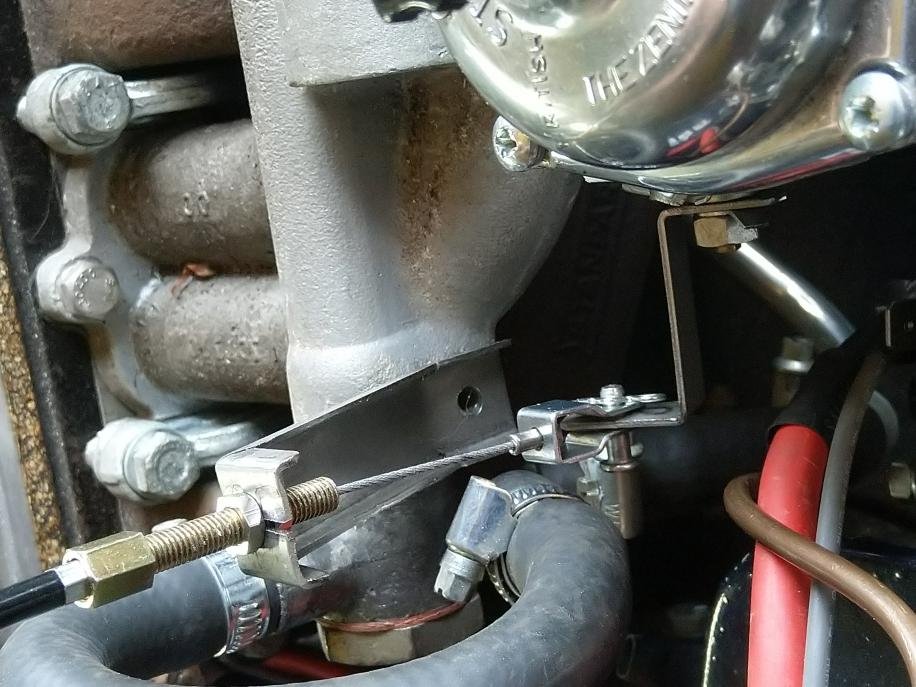 Throttle bracketry.jpg