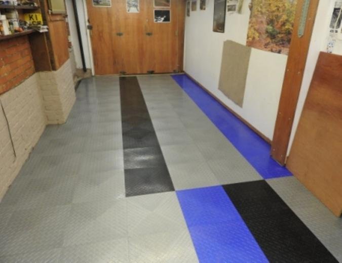 garage floor 1 sm.jpg